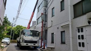 支柱建て込み作業