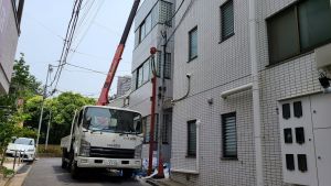 支柱建て込み作業